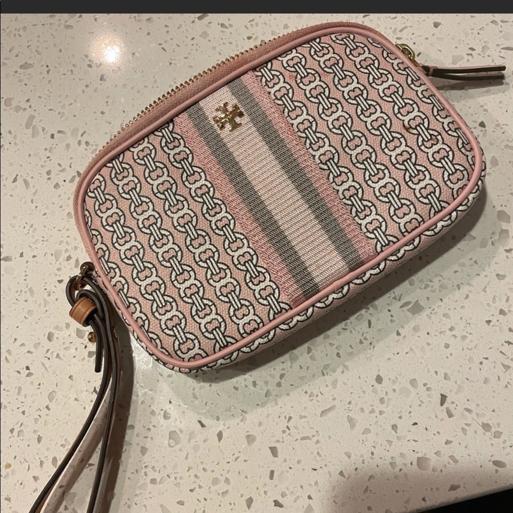 TORY BURCH WRISTLET LIKE NEW WORN ONCE